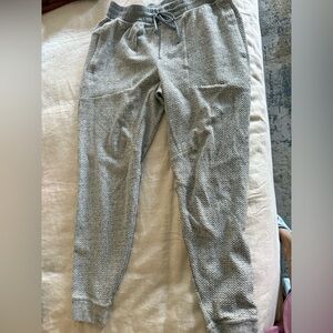 Lululemon Textured Double Knit Joggers Tall Heathered Light Grey - Large